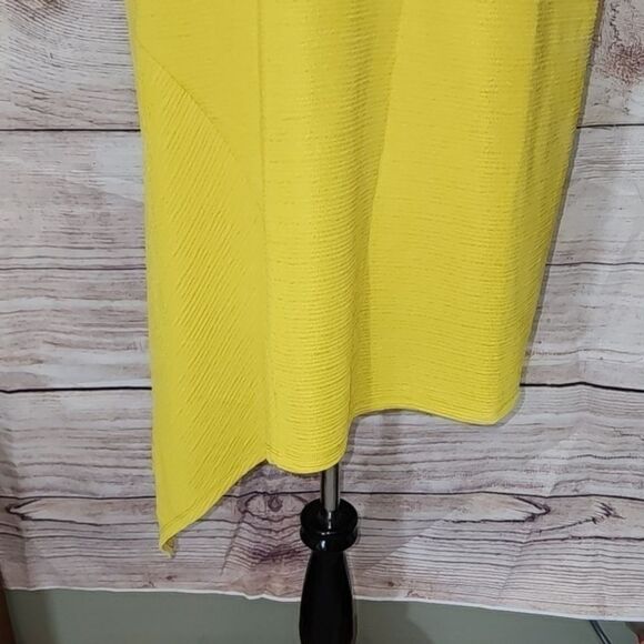 NWT Alfani Yellow Asymmetrical Sleeveless Top Size 1X - Picture 9 of 16